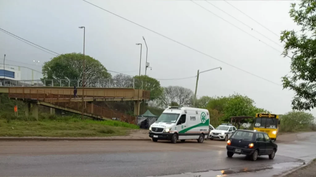 Dos siniestros viales en San Salvador: choque en el centro y una moto derrapó en Alto Comedero