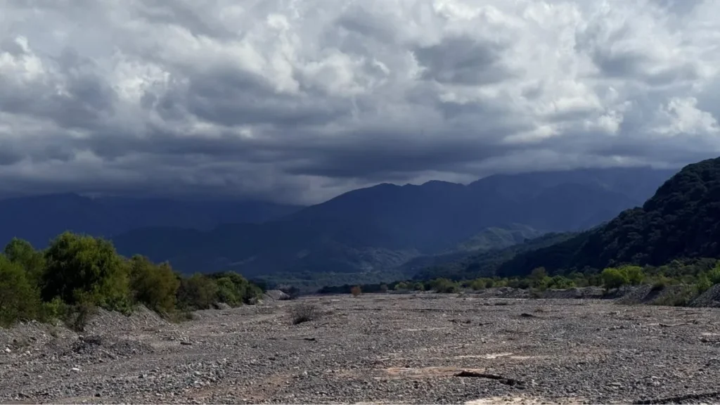 El Niño en Jujuy: Recursos Hídricos prepara 84 puntos vulnerables ante lluvias y sequía