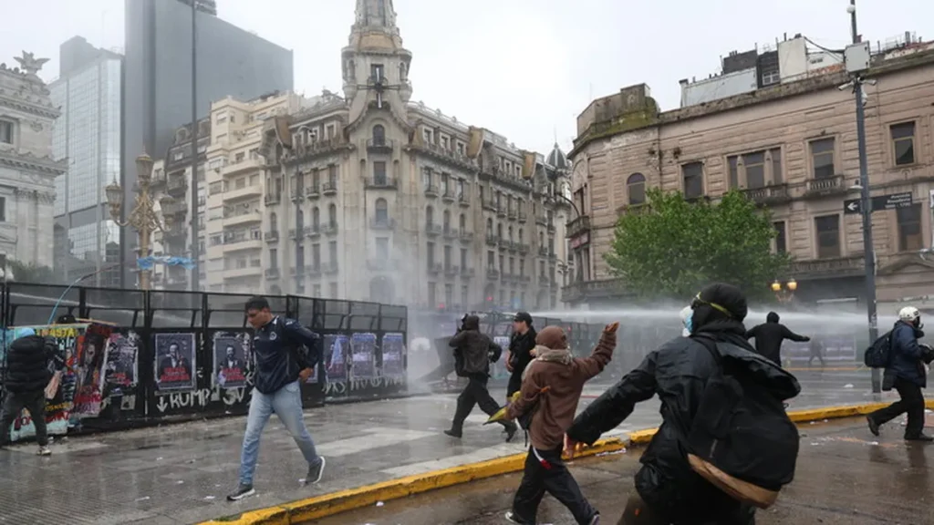 Incidentes en el Congreso: el Gobierno denunció penalmente a los detenidos