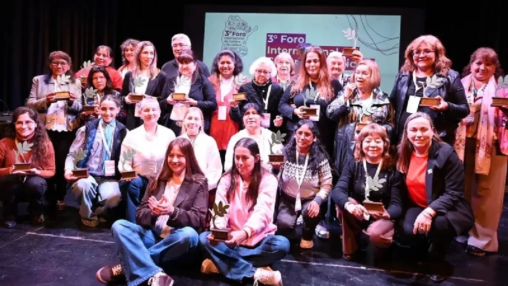 Jujuy brilló en los Premios Lía Encalada: María Román y la Red Puna fueron distinguidas
