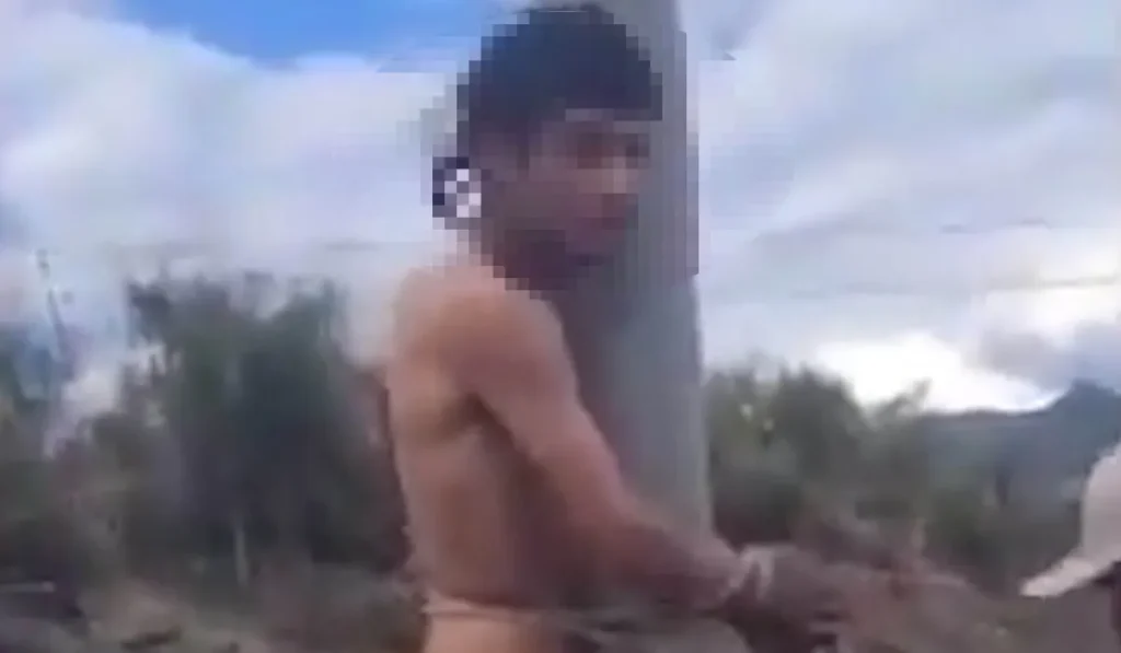 Linchamiento en Perico: lo atraparon robando un auto y lo ataron a un poste