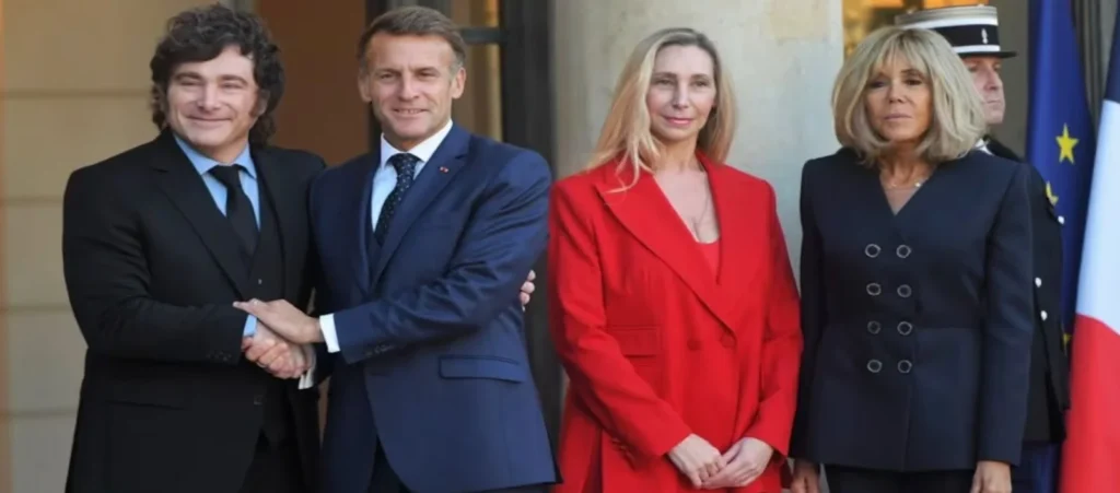 Macron recibió a Milei en el Elíseo con gobernadores argentinos