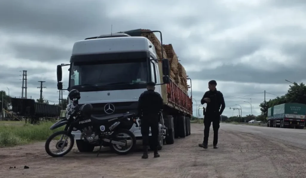 Robo en Perico: se llevaron 11 millones de pesos de la cabina de un camión
