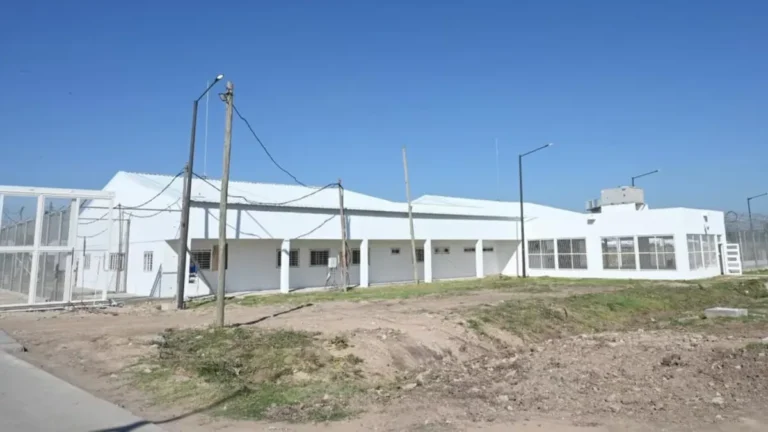 Traslado de presos de Devoto a Marcos Paz: 1.500 internos con pulseras QR y GPS