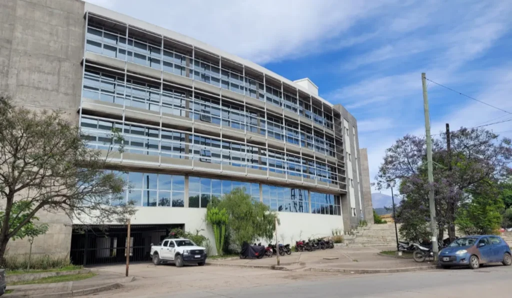 Violencia escolar en Alto Comedero: la víctima quedó sin clases y las agresoras siguen en el aula